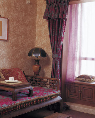 在客廳地中海風格的基調下,經典的中式家具.@北京尚層別墅裝修設計采集到北京別墅裝修(154圖)_花瓣家居