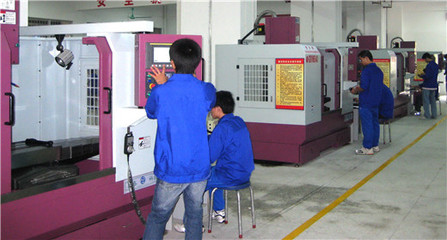 2014年廣東科技學院機電工程系模具研發(fā) 創(chuàng)新驅(qū)動，技校新聞中的技術(shù)新突破